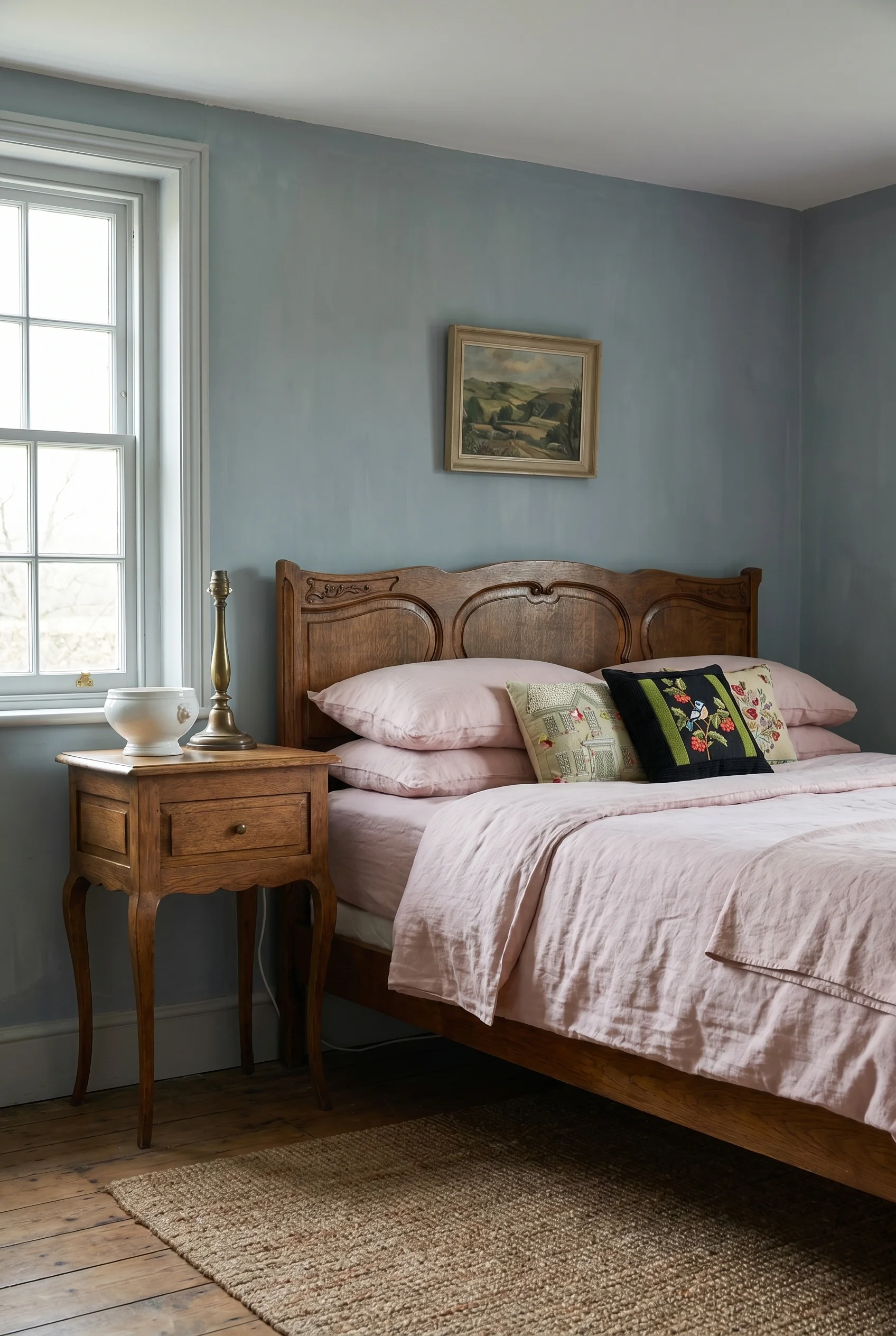 English Country Bedroom vintage 80 20 rule design scene