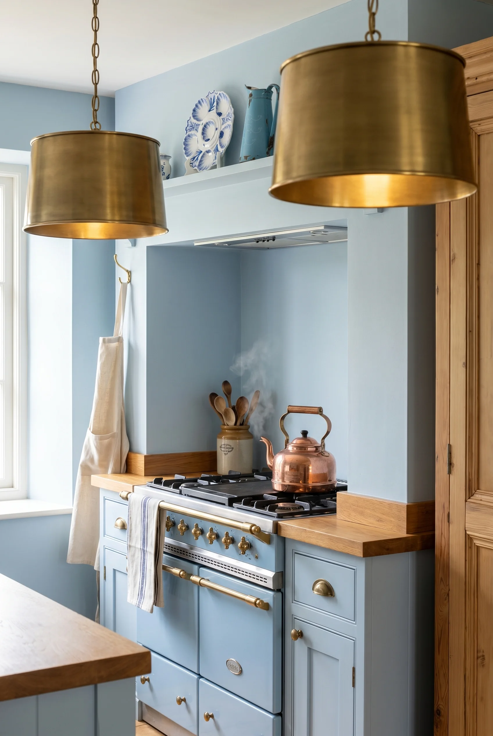 English Country Kitchen aga range cooker alcove design scene